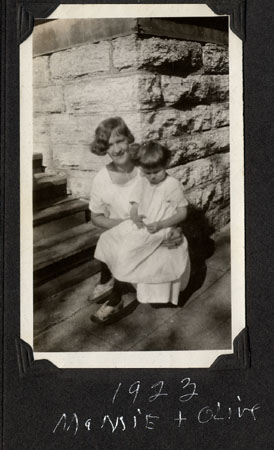 mom1923